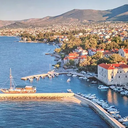 Katarina's * Kaštela